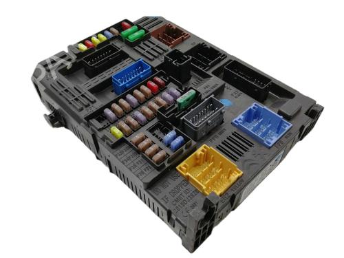 Used Fuse box Fuse box 12183500 12183500