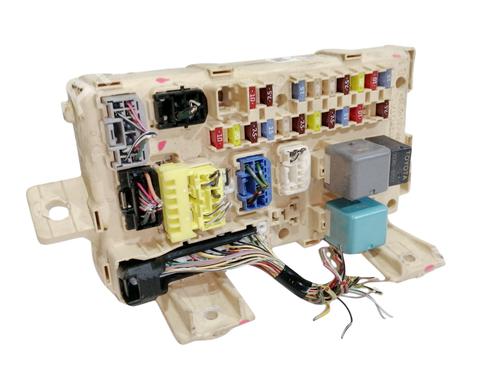 Fuse box TOYOTA AVENSIS (_T25_) 2.0 D-4D (CDT250_, CDT250R) | BP10377648E1 