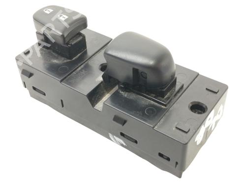 Used Right front window switch NISSAN JUKE (F15) 1.5 dCi (110 hp) 9204795