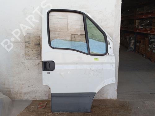 Used Right front door Right front door IVECO DAILY III Van 35 S 13 V,35 C 13 V (125 hp) 35952829 35952829