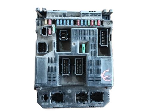 Used Fuse box PEUGEOT 307 (3A/C) 2.0 HDi 90 (90 hp) 30566386