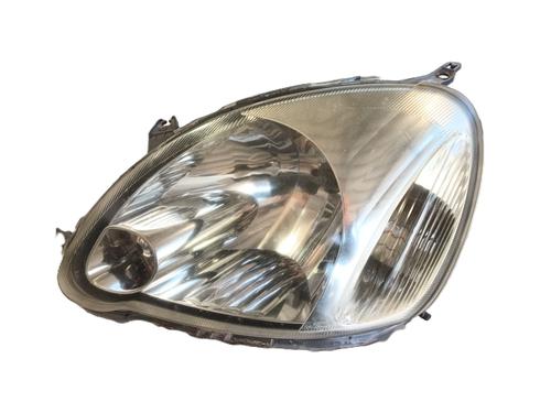 Used Left headlight Left headlight TOYOTA YARIS (_P1_) 1.4 D-4D (NLP10_, NLP10R) (75 hp) 33986457 33986457
