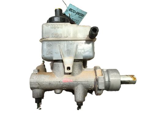 Used Brake master cylinder RENAULT MASTER II Bus (JD) 2.5 D (80 hp) 23247461