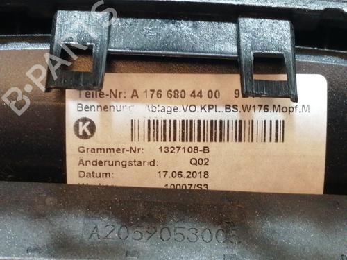 Armrest / Center console MERCEDES-BENZ GLA-CLASS (X156) GLA 180 (156.942) | BP13042900I20 