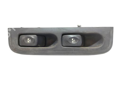 Used Left front window switch RENAULT CLIO II (BB_, CB_) [1998-2016]  5347639