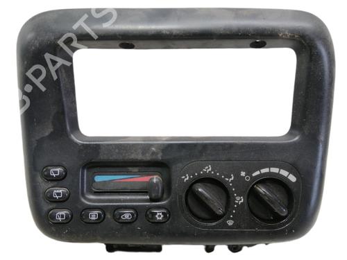 Used Climate control CHRYSLER VOYAGER / GRAND VOYAGER III (GS_, NS_) 2.5 TD (116 hp) 13626504