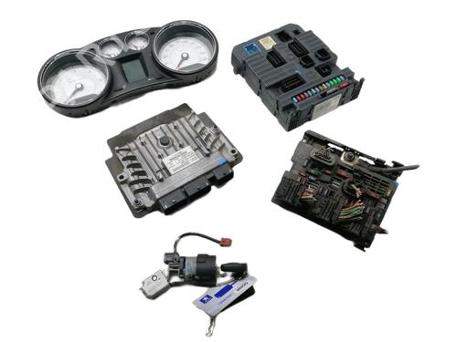 Used Engine control unit (ECU) PEUGEOT 308 I (4A_, 4C_) 2.0 HDi (136 hp) 13657810