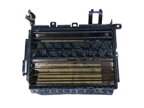 Used Grille PEUGEOT 2008 II (UD_, US_, UY_, UJ_, UR_, UC_) 1.2 PureTech 100 (USHNK) (101 hp) 29568106