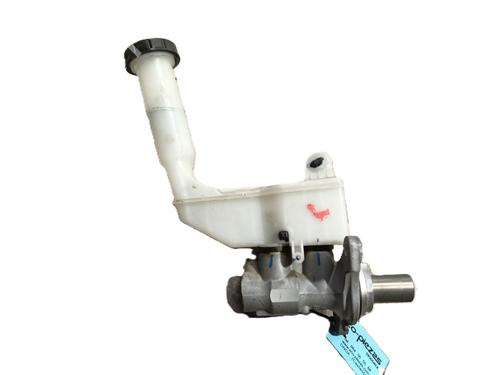 Used Brake master cylinder NISSAN JUKE (F15) 1.2 DIG-T (115 hp) 21028432