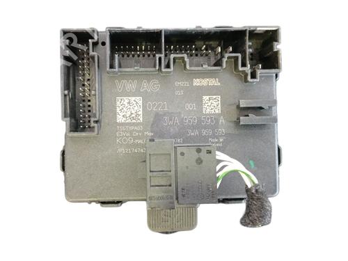 Used Electronic module VW TIGUAN (5N_) 2.0 TDI (110 hp) 30730145