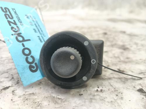 Used Mirror switch NISSAN INTERSTAR Van (X70) dCi 100 (99 hp) 20933258