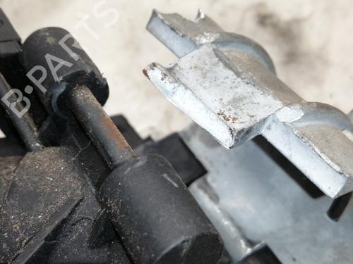 Il bloccasterzo è efficace per prevenire i furti d'auto? - Protezione Auto