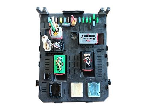 Zekeringkast PEUGEOT 307 (3A/C) 1.6 HDi (90 hp) 29372652