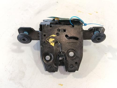 Used Tailgate lock OPEL ASTRA K Sports Tourer (B16) [2015-2022]  32502515