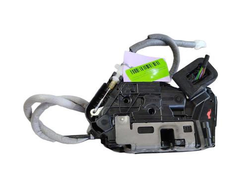 front-right-lock-vw-caddy-v-box-bodympv-sba-sbh-2020-39465901 main image