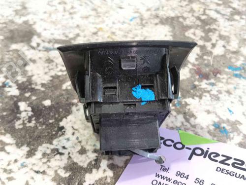 Right rear window switch CITROËN C-ELYSEE (DD_) 1.6 HDI 92 | BP37154067I28 - Image 3