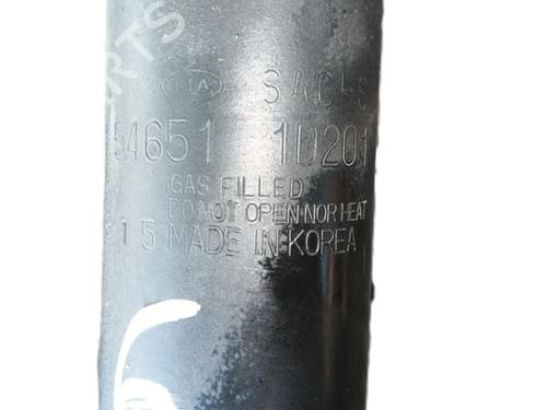 Left front shock absorber KIA CARENS III MPV (UN) 2.0 CRDi 115 | BP30153494M16