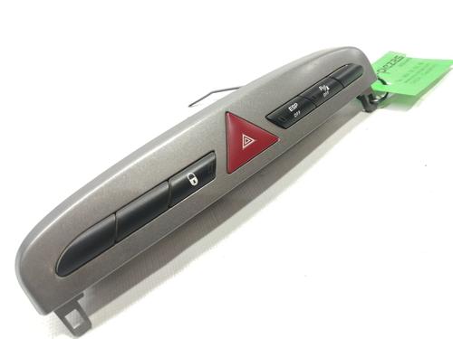 Used Warning switch PEUGEOT 308 I (4A_, 4C_) 2.0 HDi (136 hp) 7571000