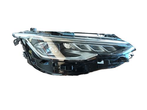 Used Right headlight VW GOLF VIII (CD1, DA1) 1.5 eTSI (116 hp) 30656702