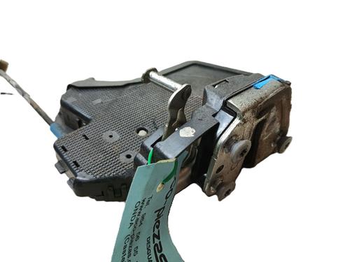 Used Rear left lock TOYOTA AVENSIS Estate (_T25_) 2.2 D-4D (ADT251_, ADT251R) (150 hp) 30539496