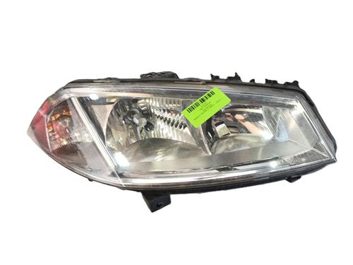 right-headlight-renault-megane-ii-bm01_-cm01_-2001-2002-2003-2004-2005-2006-2007-2008-2009-2010-2011-2012-31948990 main image