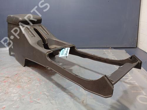Used Armrest / Center console NISSAN TERRANO II (R20) 2.7 TDi 4WD (125 hp) 22180443
