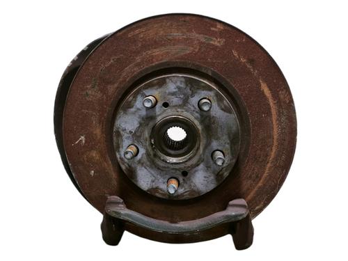 Used Left front steering knuckle TOYOTA AVENSIS (_T22_) 2.0 D-4D (CDT220_, CDT220R) (110 hp) 15684721