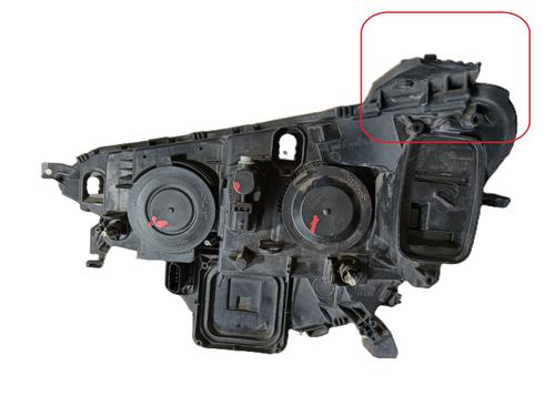 Right headlight RENAULT MEGANE IV Hatchback (B9A/M/N_) 1.5 dCi 90 (B9A1) | BP31854791C29