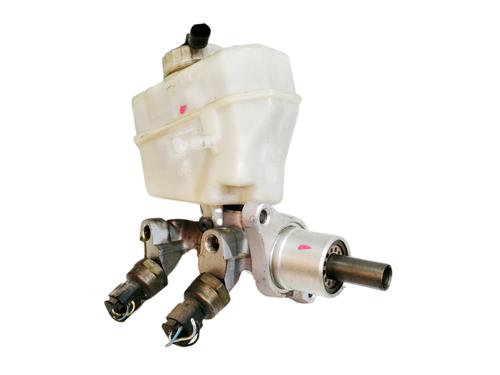 Used Brake master cylinder BMW 3 (E46) 320 d (150 hp) 10384865