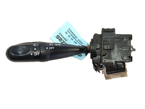 Used Headlight switch TOYOTA RAV 4 II (_A2_) 2.0 D 4WD (CLA20_, CLA21_, CLA20R, CLA21R) (116 hp) 31959866