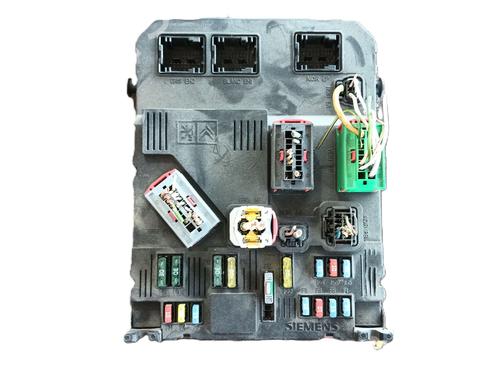 Used Fuse box PEUGEOT 407 (6D_) 2.0 HDi 135 (6DRHRH, 6DRHRE, 6DRHRG, 6DRHRJ) (136 hp) 30124349