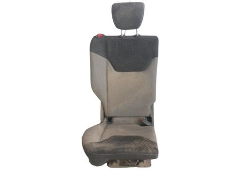 rear-seat-ford-tourneo-courier-b460-mpv-derecho-2014-6261683 main image