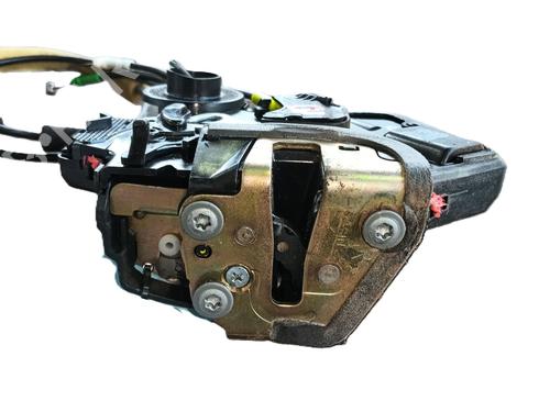 Rear right lock TOYOTA AVENSIS (_T25_) 2.0 D-4D (CDT250_, CDT250R) | BP30168655C99