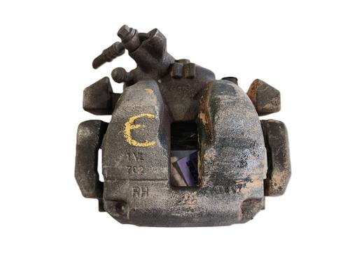 Used Right front brake caliper Right front brake caliper PEUGEOT 3008 II SUV (MC_, MR_, MJ_, M4_) 1.6 BlueHDi 120 (120 hp) 34510179 34510179
