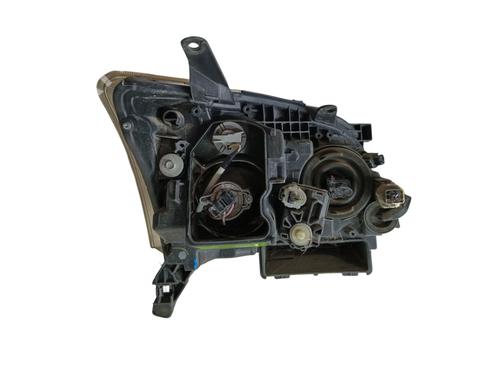 Left headlight TOYOTA AVENSIS (_T25_) 2.0 D-4D (CDT250_, CDT250R) | BP30147957C28