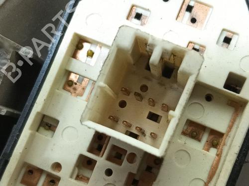 Left front window switch HYUNDAI TUCSON (JM) 2.0 CRDi | BP28188554I27 