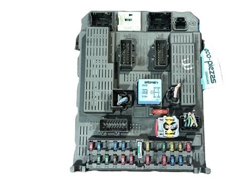 Used Fuse box CITROËN C8 (EA_, EB_) 2.0 HDi (107 hp) 31066919