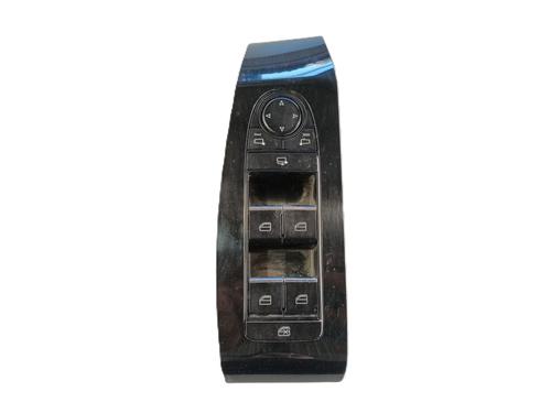 Used Left front window switch MAZDA 3 Hatchback (BP) 2.0 SKYACTIV-G M Hybrid (122 hp) 32298211