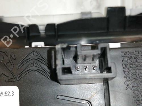 Interior roof light PEUGEOT 3008 II SUV (MC_, MR_, MJ_, M4_) 1.6 THP 165 (M45GYW, M45GZW, M45GYV) | BP7407748I8