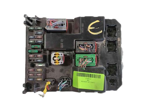 Used Fuse box Fuse box 36560977 36560977