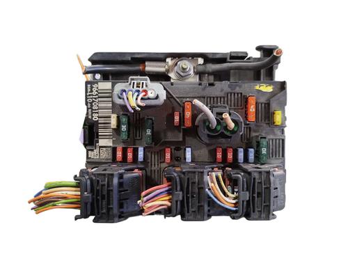 Used Fuse box Fuse box 38872823 38872823