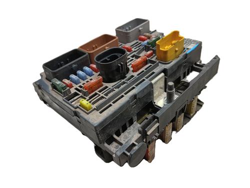 Used Fuse box PEUGEOT 308 I (4A_, 4C_) 1.6 HDi (109 hp) 30684155