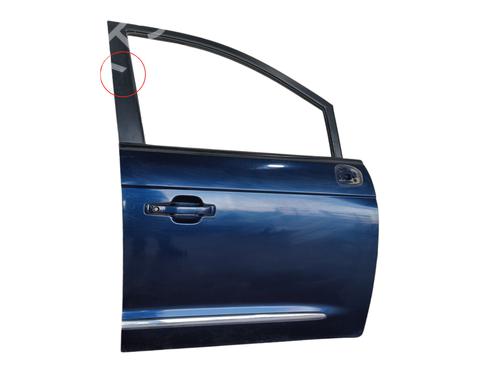 Used Right front door SSANGYONG RODIUS I 2.7 Xdi (163 hp) 31352753