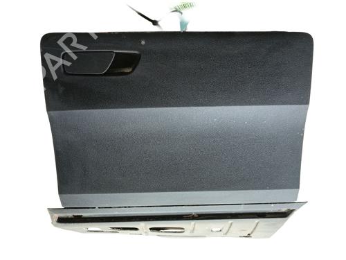 Used Glove box AUDI Q2 (GAB, GAG) 35 TFSI (150 hp) 28377235