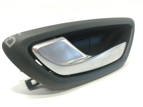 Used Rear left interior door handle Rear left interior door handle RENAULT MEGANE IV Hatchback (B9A/M/N_) 1.2 TCe 100 (B9MS) (100 hp) 7861070 7861070