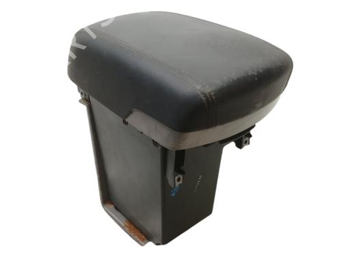 Used Armrest / Center console HYUNDAI ix35 (LM, EL, ELH) 1.7 CRDi (116 hp) 8197431