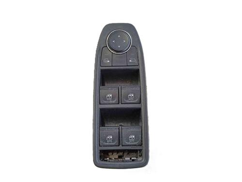 venstre-foran-elrute-bryter-renault-clio-v-b7_-2019-36531457 main image
