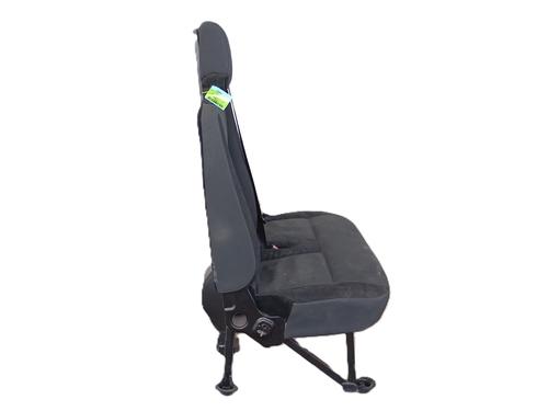Right front seat RENAULT MASTER III Bus (JV) 2.3 dCi 125 FWD (JV0C, JV0D, JV0H, JV0G, JV0J) | BP32216679C16