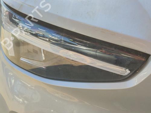 Højre forlygte VOLVO XC40 (536) B3 Mild-Hybrid (163 hp) 31157485