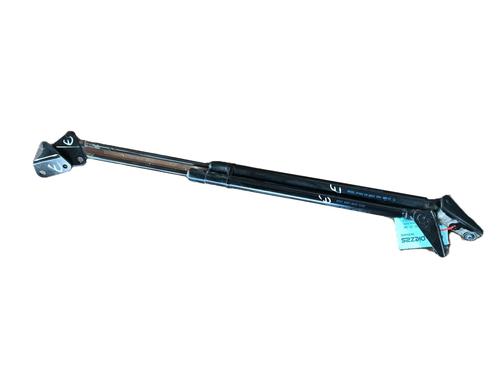 tailgate-lift-support-nissan-juke-f16_-2019-30933489 main image